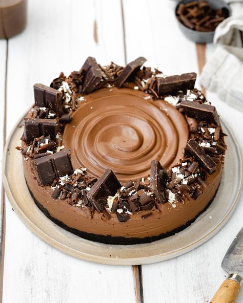 Vegan Chocolate Cheesecake (No-Bake, Nut-Free) Tofu Dessert Recipes, Silken Tofu Dessert, Aesthetic Oreo, Vegan Chocolate Cheesecake, Oreo Cake Recipe, Tofu Dessert, Oreo Crust Cheesecake, Pastel Chocolate, No Bake Chocolate Cheesecake