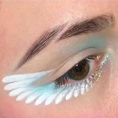 Angel Face Paint, Wind Makeup, Festival Make Up, Angel Makeup, Hazel Eye Makeup, Smink Inspiration, Creative Eye Makeup, Creative Makeup Looks, Creative Eye