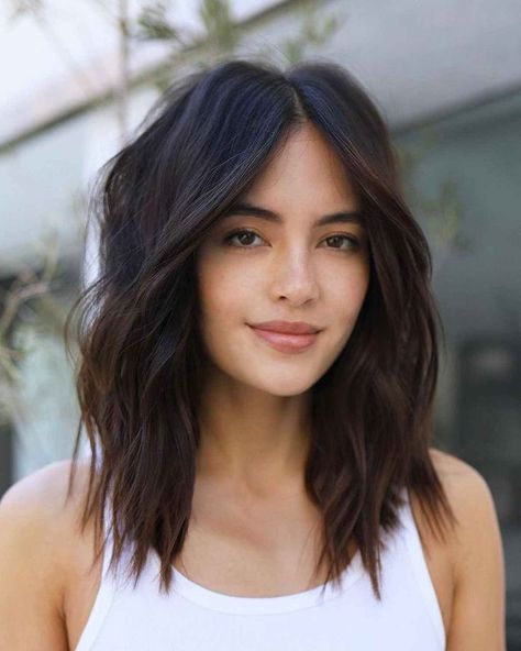 Effortless-Mid-Length-Shag Best Hair Cuts For Thinner Hair, Choppy Lob Haircuts With Layers, Collar Bone Haircuts, Edgy Layered Hair Medium, Thick Straight Hairstyles, C Cut Hairstyle, Haircuts For Large Foreheads, 40s Hair, Medium Brunette Hair