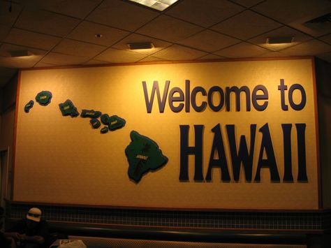 Hawaii Sign, Welcome To Hawaii, Honolulu International Airport, Hawaii Ocean, Hawaiian Airlines, State Signs, Honolulu Hawaii, Oahu Hawaii, Island Beach