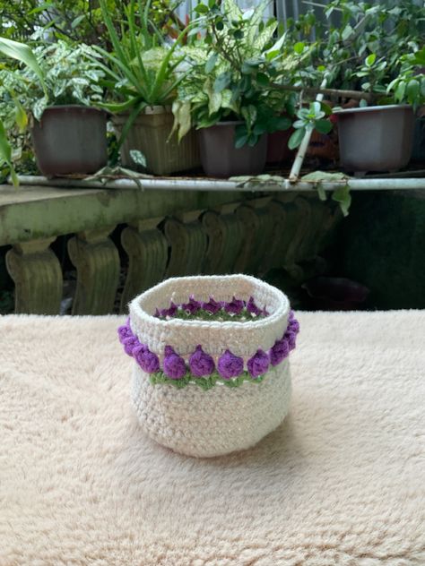 Crochet Tumbler Bag, Crochet Tumbler Holder, Crochet Tumbler, Crochet Water Bottle Holder, Keychain Pattern, Crochet Keychain Pattern, Floral Tumbler, Crochet Inspo, Water Bottle Holders