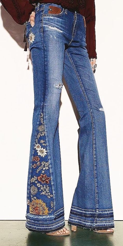 Casual Fashion Trends, Mode Hippie, Denim Ideas, Upcycle Jeans, Denim Crafts, Embellished Jeans, Jeans Diy, Refashion Clothes, Hippie Style