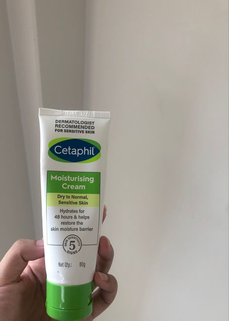 Cetaphil Moisturizer Cream, Moisturizer Cetaphil, Cetaphil Moisturizer, Face Creme, Makeup School, School Makeup, Money Aesthetic, Dermatologist Recommended, Glass Skin