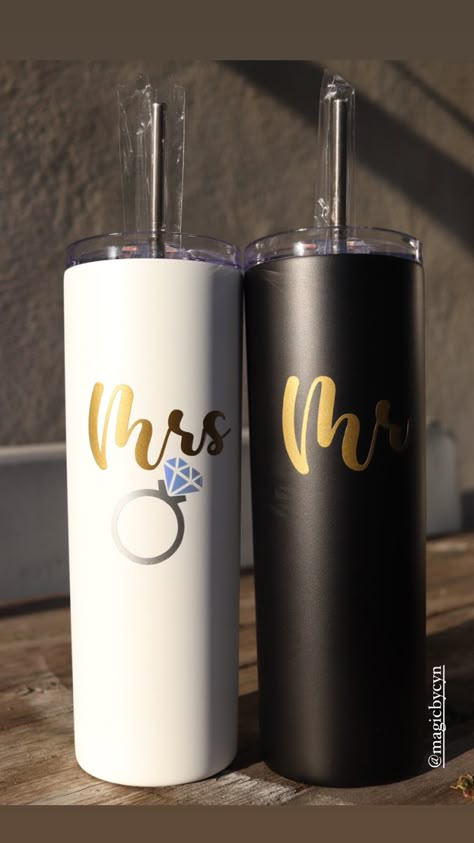 Mrs Tumbler Cups, Engagement Souvenir Ideas, Engagement Tumbler, Bride Cups, Wedding Tumbler, Cricut Explore Air Projects, Rhinestone Cups, Wedding Tumblers, Navy Blue Wedding Invitations