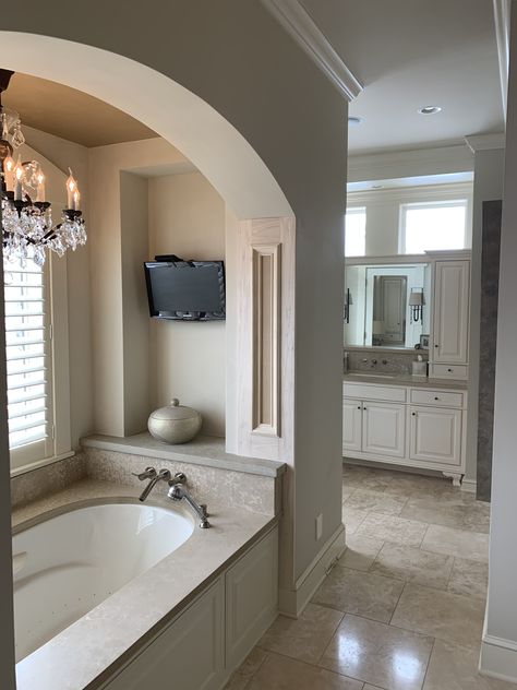 Enclosed Bathtub, Bathtub Nook, Built In Tub, Walk In Bathroom Showers, Toilet And Bathroom Design, Tv In Bathroom, Built In Bathtub, Church Interior Design, House Bathrooms