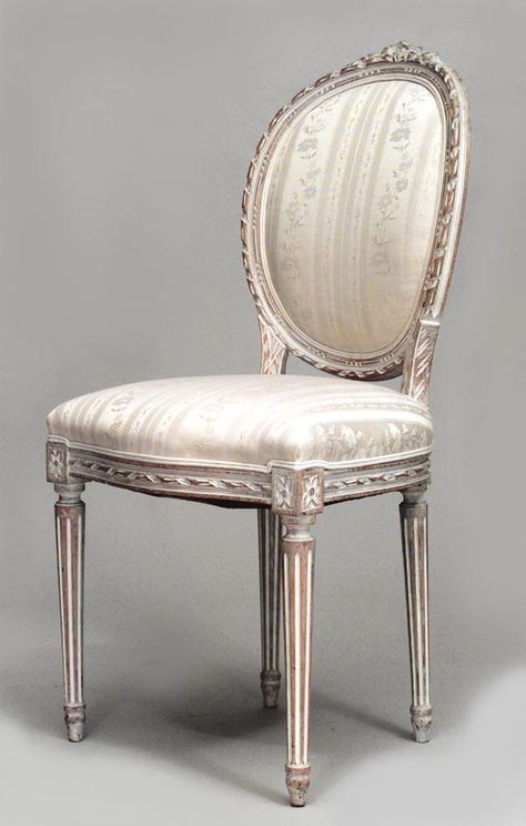 Classic Style Furniture, Louis 16 Furniture, Louis Xvi Dining Chairs, French Antique Furniture, Classic Rooms, French Chateau Decor, Classic Chair Design, Antique French Chairs, Classic Chairs