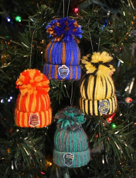 Yarn Hat Ornaments, Hp Christmas, Harry Potter Christmas Ornaments, Hat Ornaments, Harry Potter Christmas Decorations, Harry Potter Ornaments, Harry Potter Christmas Tree, Hogwarts Christmas, Harry Potter Room Decor