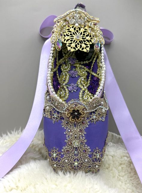 MUSIC BOX Nutcracker Suite Theme Decorated Ballet Pointe Shoe Sugar Plum Fairy Wind up Music Box Pointe Shoe - Etsy Nutcracker Decorated Pointe Shoes, Pointe Shoes Decorated, Decorated Pointe Shoes, Ballet Pointe, Ballet Pointe Shoes, Ballet Studio, Pointe Shoe, Sugar Plum Fairy, Up Music