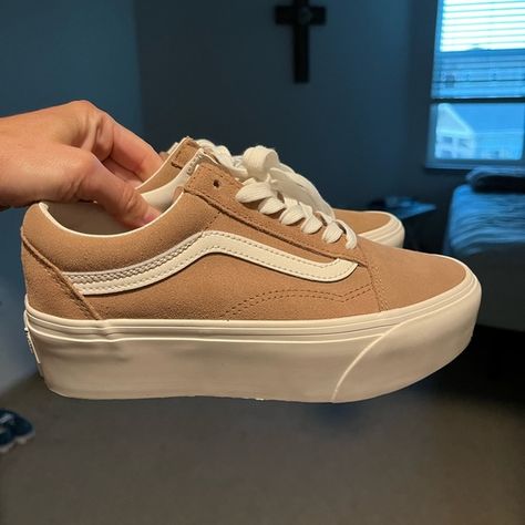 Brand new 6.5 Vans Soft Suede Old Skool Stackform Sneakers Vans Old Skool Stackform, Vans Old Skool Stackform Outfit, Stackform Vans Outfits, Vans Stackform Outfits, Stackform Vans, Old Skool Stackform, Tennis Vans, Brown Vans, Vans Outfit