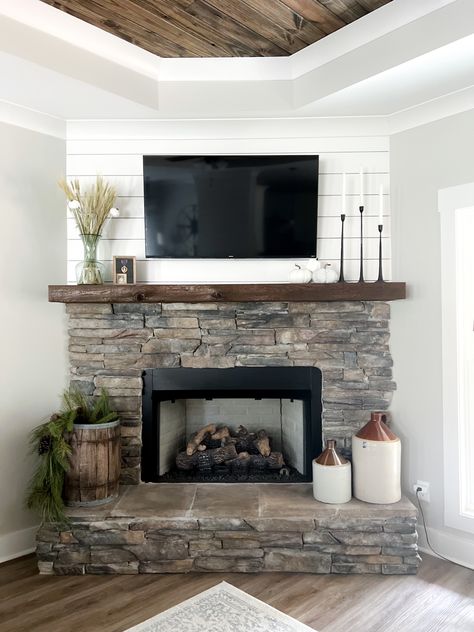 Fireplace Stone And Shiplap Fire Places, Fireplaces Corner Ideas, Fireplace Mantel Ideas With Tv, Mantle Ideas Fireplace With Tv, Gas Fireplace Makeover Stone, Corner Fireplace Design Farmhouse, Harth Fireplace Ideas Corner, Basement Corner Fireplace Ideas, Corner Brick Fireplace Ideas