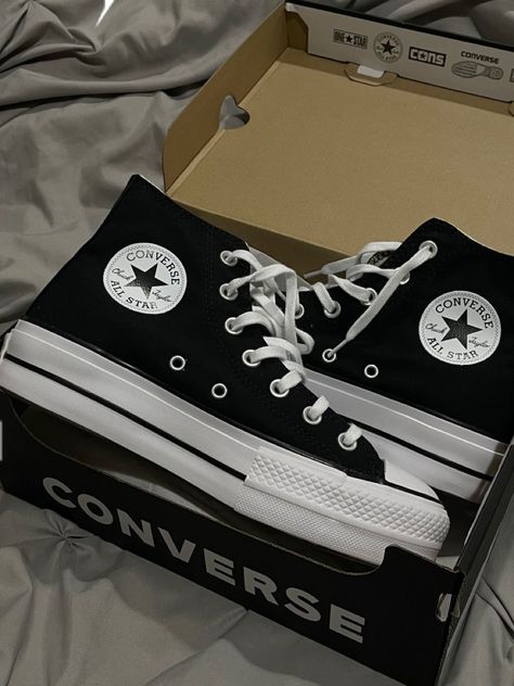 Shoes Drawing Easy, Black Hightop Converse, Black And White Widget, Converse Aesthetic, Converse Star, All Stars Converse, Shoes Drawing, Drawing Easy, One Star