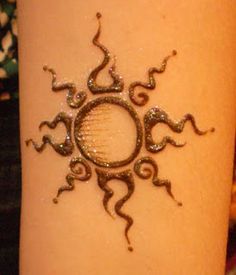 Paisley Tattoos, Henna Hand Designs, Small Henna Tattoos, Small Henna Designs, Henne Tattoo, Cute Henna Designs, Cute Henna Tattoos, Henna Style Tattoos, Small Henna