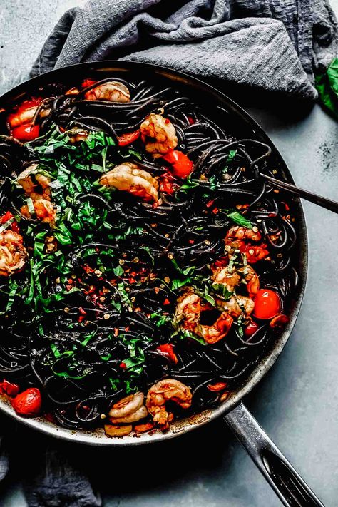 Black Pasta With Shrimp, Squid Ink Pasta With Shrimp, Black Squid Ink Pasta Recipe, Squid Ink Recipes, Black Pasta Dishes, Squid Ink Pasta Recipe Sauces, Fancy Halloween Dinner, Halloween Pasta Ideas, Fancy Pasta Dishes