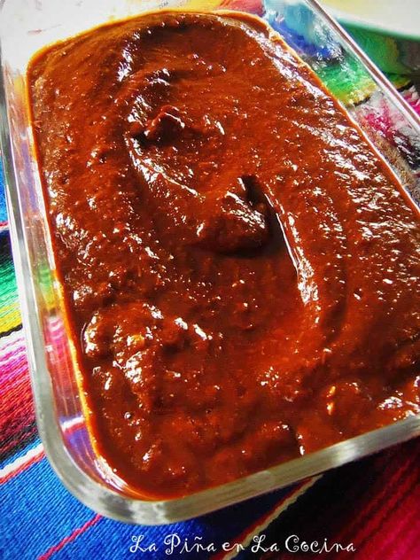 How To Prepare Adobo Mexican Adobo, Mexican Sauce, Adobo Recipe, Hispanic Kitchen, Hot Salsa, Mexican Kitchens, Mexican Cooking, Marinade Recipes, Latin Food