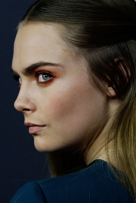 Cara Delevingne wears Dion Lee at the Australian premiere of 'Paper Towns' at Miranda Westfield Cara Delevingne Makeup, Orange Eyeshadow, Poppy Delevingne, African Models, Beauty Make-up, Makeup Transformation, Makeup Blogger, Brown Blonde Hair, Strong Woman