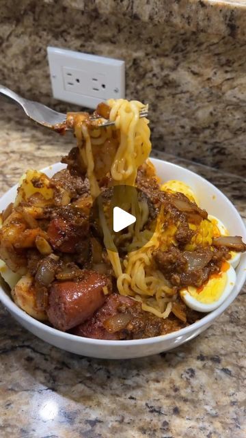 Shrimp Boil Ramen Noodles, Ramen Seafood Boil, Seafood Ramen Noodle Recipes, Seafood Chili, Seafood Ramen, Cajun Seafood Boil, Seasoning Chicken, Lobster Pasta, Raw Shrimp