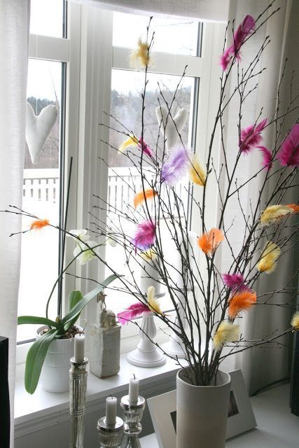 Easter Inspiration Decor, Easter Porch, Easter Egg Garland, Pom Pom Tree, Creative Easter Eggs, Easter Gathering, Easter Craft Decorations, Crafts Easter, Deco Nature