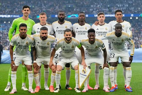 Real Madrid History, Ucl Final, Video Sport, Thibaut Courtois, Cr7 Ronaldo, Soccer Motivation, Champions League Final, Jude Bellingham, Toni Kroos