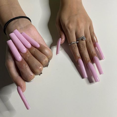 Long Solid Color Nails, Extra Long Pink Acrylic Nails, Pink Nails Long, Bad Nails, Nails Bling, Pink Ombre Nails, Claw Nails, Short Square Acrylic Nails, Exotic Nails