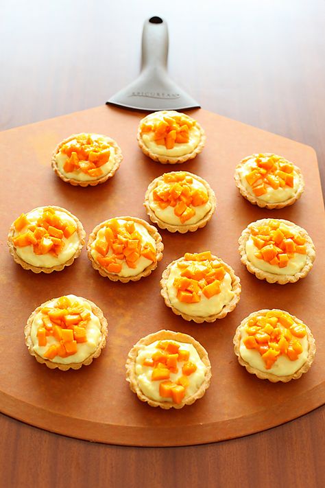 Eggless Custard Tarts With Mangoes Or Other Fruits Eggless Tart Recipe, Mango Tartlets, Mango Treats, Mango Tarts, Fruit Custard Tart, Eggless Custard, Pastry Making, Mango Tart, Pie Making