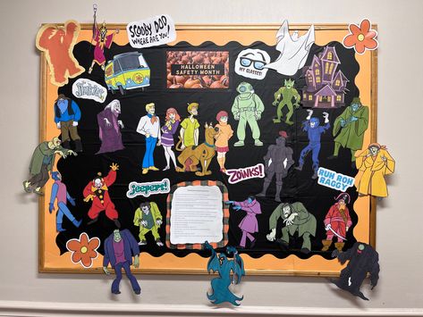 Scooby Doo Bulletin Board, Classroom Vibes, Classroom Aesthetic, Halloween Classroom Decorations, Ra Themes, Scooby Doo Halloween, Ra Boards, Halloween Safety, Hall Ideas