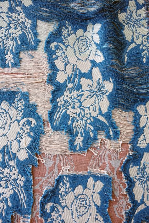 Creative Textiles, Textiles Techniques, Textile Texture, Textile Fiber Art, Fabric Inspiration, Weaving Textiles, Floral Jacquard, Jacquard Pattern, Textiles Fashion