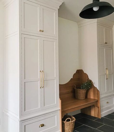 Function Beauty, Dreamy Interiors, Mudroom Cubbies, Mudroom Lockers, Mudroom Entryway, Mudroom Laundry Room, Mud Room Storage, Mudroom Design, Laundry Mud Room