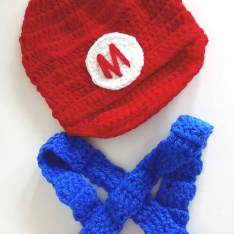 💕Super Mario inspired crochet diaper cover and hat, baby crochet outfit photo prop💕  Your little one will look super cute with this Super… Crochet Diaper Cover, Crochet Outfit, Outfit Photo, Diaper Cover, Baby Crochet, Photo Prop, Super Mario, Crochet Clothes, Crochet Baby