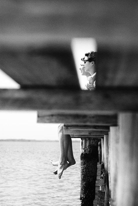 Creative Summer Photography, Interesting Photography Ideas, Leading Lines, Wow Photo, Interesting Photography, Wood Boards, Black And White Photograph, Rule Of Thirds, Composition Photography