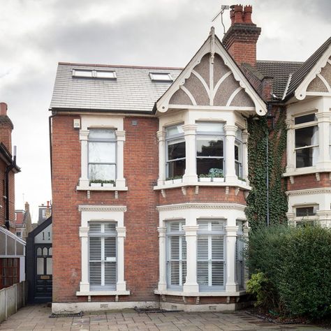 Be inspired by this fresh Scandi luxe Edwardian semi in North East London Edwardian Minimalist, Scandi Luxe, Edwardian Living Room, Edwardian Interiors, Oversized Floor Lamp, English Townhouse, Build A Headboard, Boho Decor Ideas, London Living Room