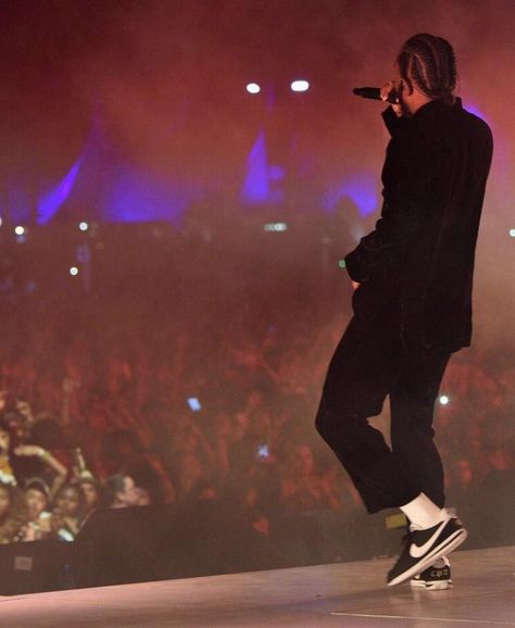 Kung-Fu Kenny and his custom 'CPT (Compton)' Nike Cortez' at Coachella Nike Cortez Outfit, Nike Cortez Black, Kung Fu Kenny, Black Outfit Men, Outfits Retro, Sneaker Lovers, Gangsta Rap, Street Style Outfits Men, Mens Outfit Inspiration