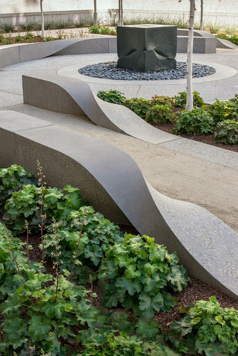 UnitedNationsCourtyard | SF | USA HKS Bench | Concrete | Landscape Furniture, Decoration Beton, Concrete Bench, Urban Landscape Design, Concrete Furniture, Landscape Architecture Design, Urban Furniture, Street Furniture, Concrete Decor