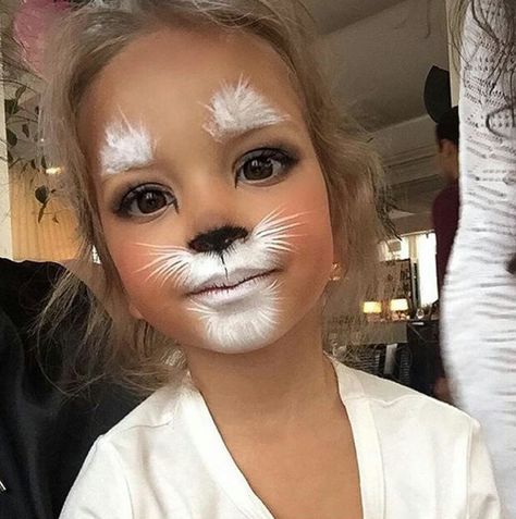 Easy Easter Bunny Face Painting 1 Face Painting - Easter Bunny Face Painting Bunny Face Paint, Carnaval Make-up, Bunny Makeup, Halloweenský Makeup, Animal Makeup, Easter Makeup, Face Painting Easy, Kids Face Paint, Makijaż Smokey Eye