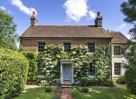 .  .  Petworth, West Sussex, England  .  Perfectly charming #CurbAppeal! .  .  .  .  .  .  .  Source/Credit/Image: search.savills.com  .   #HealingGardens #GardensforPTSD  #boxwood   #savoygardens #savoyhomesandgardens Home Facade, Countryside Home, Georgian House, Georgian Architecture, Casas Coloniales, Green Square, Georgian Homes, English Country House, Country House Decor