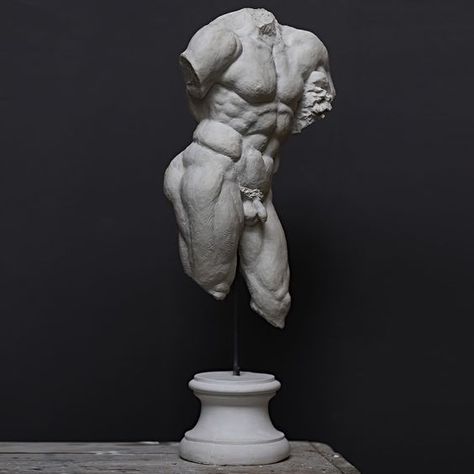 Classic Sculpture Male, Funny Statues, Xavier Serrano, Classical Sculpture, Ancient Greek Sculpture, Anatomy Sculpture, Human Sculpture, Classic Sculpture, Diy Instruments