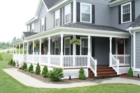 Front porch that only spans 1/2 of the house. Description from pinterest.com. I searched for this on bing.com/images Farmers Porch, House Front Porch, Porch Addition, Gray House, Railing Ideas, Building A Porch, Front Porch Design, Colonial Style Homes, Porch Railing