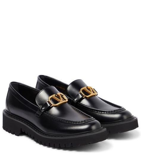 Valentino Garavani Shoes, Designer Pieces, Bag Women Fashion, Patent Leather Loafers, Shoes Luxury, Penny Loafers, Leather Loafers, Valentino Garavani, Smooth Leather