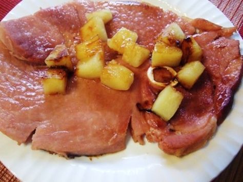 Ham Steak Recipes, Hawaiian Ham, Gluten Free Ham, Ham Steak, Pineapple Ham, Ham Steaks, Low Carb Recipe, Pineapple Slices, Eat Healthier