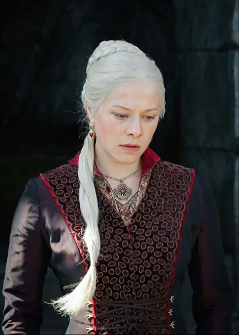 Older Rhaenyra Targaryen, Targaryen Fashion, Dragon House, Paternity Test, Targaryen Aesthetic, Desi Fashion Casual, Rhaenyra Targaryen, Game Of Thrones Art, House Targaryen