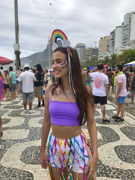 Carnival Party Outfit Ideas, Women Pride Outfits, Cute Pride Outfits For Women, Pride Outfits Women, Carnaval Outfit Ideas, Parklife Outfit, Cute Pride Outfits, Pride Outfit Ideas Women, Outfit Carnaval