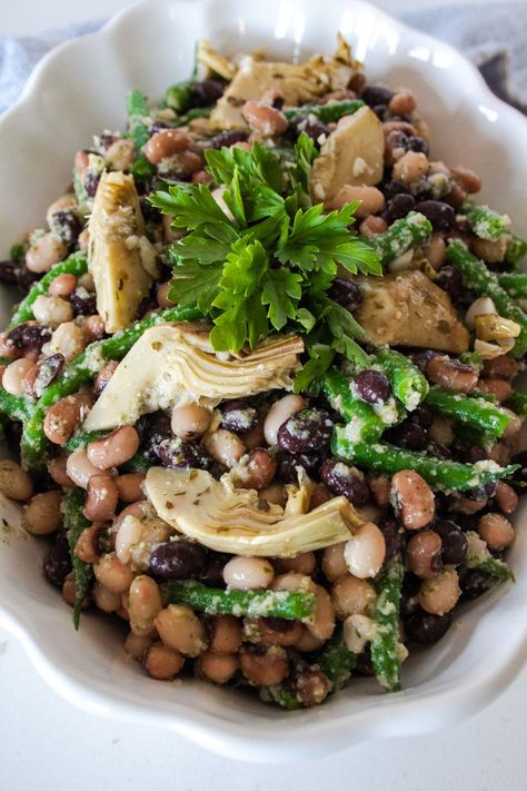 This blood sugar friendly bean and marinated artichoke salad is the perfect complement of protein and fibre-packed beans with a unique tangy artichoke dressing. Ready in under 15 minutes this salad really is an easy way to add more plants, nutrition and fibre to your meals. Artichoke Dressing, Artichoke Salad, Unprocessed Food, Bean Salad, Blood Sugar, Artichoke, 15 Minutes, Clean Eating, Nutrition