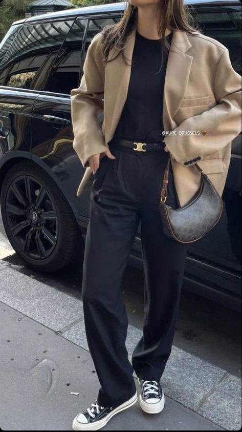 Tan Blazer Black Pants Outfit, Tan Blazer Outfits Women, Tan Blazer Outfit, Tan Blazer Outfits, Beige Blazer Outfit, Blazer Outfit Ideas, Business Casual Style, Blazer Outfits For Women, Ladies Style