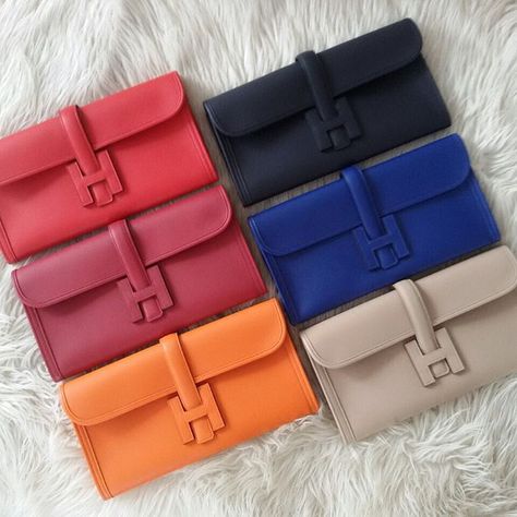 Hermes Jige Clutch, Hermes Jige, Clutch Outfit, Popular Bags, Hermes Handbags, Leather Projects, Hermes Bags, Elie Saab, Small Leather Goods