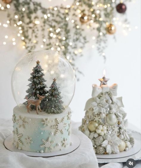 Snow Globe Christmas Cake, Dummy Cake Ideas, Blue Christmas Cake, Snowglobe Cake, Winter Theme Cake, Snow Globe Cake, Snow Globe Cupcakes, Winter Onederland Cake, Globe Cake