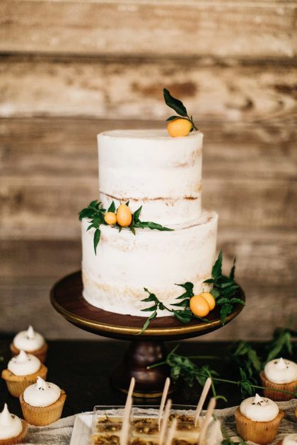 Industrial Boho Wedding, Lemon Wedding Cakes, Industrial Boho, Citrus Wedding, Diy Wedding Cake, Wedding Cake Inspiration, Tuscany Wedding, Wedding Cake Designs, Italian Wedding