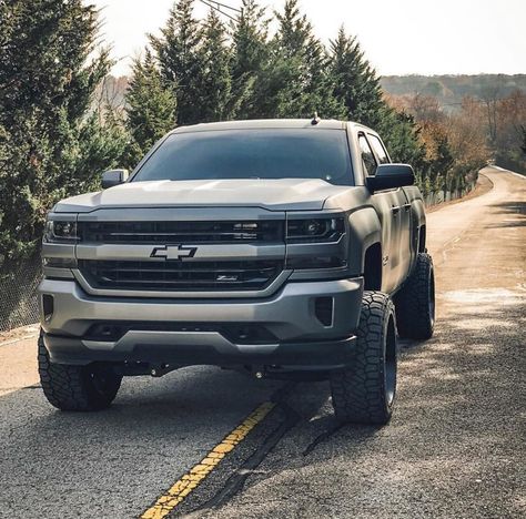 🔥 follow @truckcaine #sierra #gmcsierra #sierranation Cheyenne 2017, Chevy Silverado High Country, Chevy Silverado Z71, Silverado Z71, Chevy Vehicles, 2018 Chevy Silverado 1500, Single Cab Trucks, Chevy Trucks Silverado, Silverado Truck