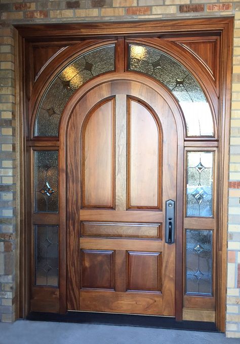 Round Main Door Design, Drawing Room Door Design, Round Door Design, Arched Entry Doors, Mahogany Door, Home Decor Stairs, Witchy House, Decor Stairs, Entry Doors With Glass