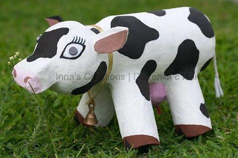 "Bessie" Papier Mache Cow Craft | Papier mache crafts are fun for the whole family. Latino Christmas, Clay Cow, Cow Craft, Paper Mache Projects, Snow Coming, Making Paper Mache, Farm Unit, Paper Mache Animals, Toilet Paper Tube