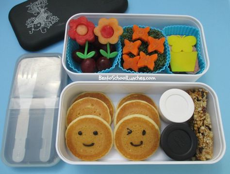 Pancake Bento, Breakfast For Lunch, Non Sandwich Lunches, Lunch Packing, Bento Kids, Sandwich Lunch, Kid Meals, Pancakes Breakfast, Bento Ideas