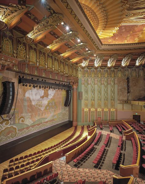 Historic Wiltern Theatre L.A. Retail Building, Theatre Interior, Deco Architecture, Art Deco Buildings, Interiors Dream, Art Deco Architecture, Historic Preservation, Architecture Exterior, National Trust